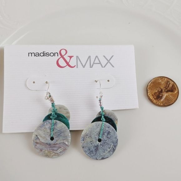 🖤3 for 25🖤Madison & Mac Teal Shell Earrings NWT - Picture 1 of 7